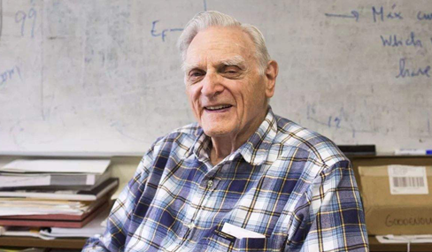 諾貝爾獎創(chuàng)紀錄 97歲科學(xué)家成最高齡獲獎?wù)? /> 
</p>
<p style=